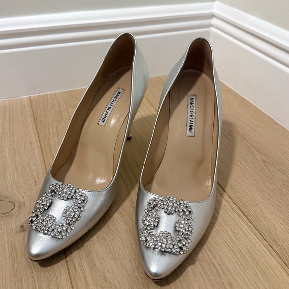 Manolo Blahnik Hangisi 90mm Silver Leather Crystal Buckle Pumps Size 41 - Picture 3 of 13